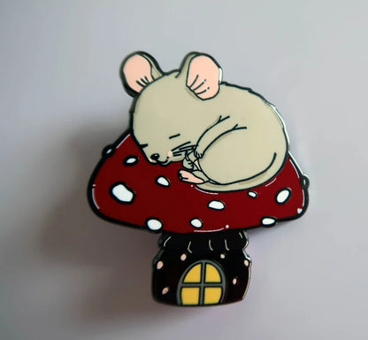 Snuggle Mouse Enamel Pin