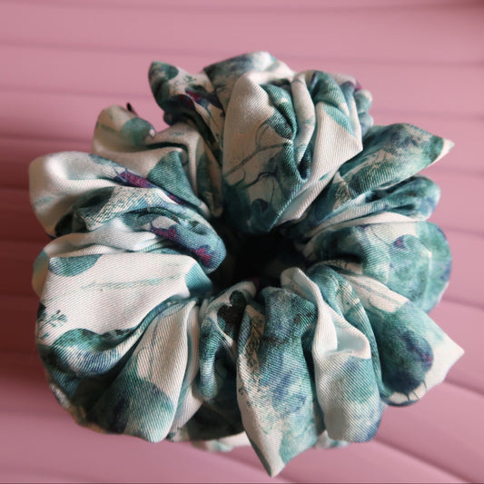 DELUXE Scrunchie - BLUEBELL MOMENTS
