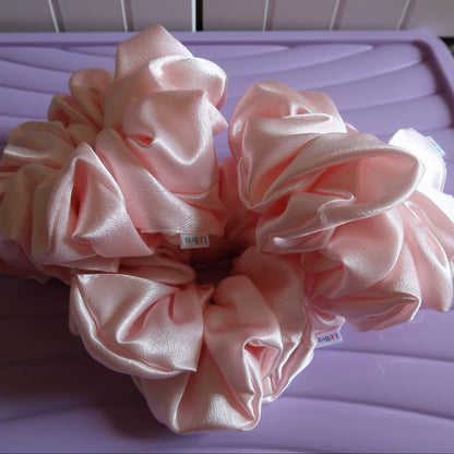 LUSH Scrunchie - PINK BALLERINA